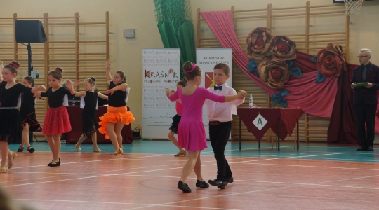 Zdjęcie 40 - Turniej Tańca Towarzyskiego dla par początkujących o Puchar Burmistrza Miasta Kraśnik