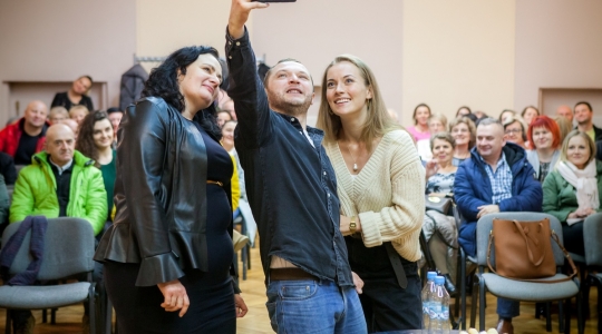 Zdjęcie 16 - Spotkanie z Marcinem Zarzecznym i Anną Mrozowską, aktorami „Supernovej”