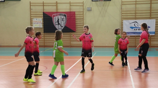 Zdjęcie 8 - Charytatywny Turniej Piłki Nożnej Kobiet