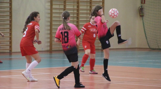 Zdjęcie 11 - Charytatywny Turniej Piłki Nożnej Kobiet