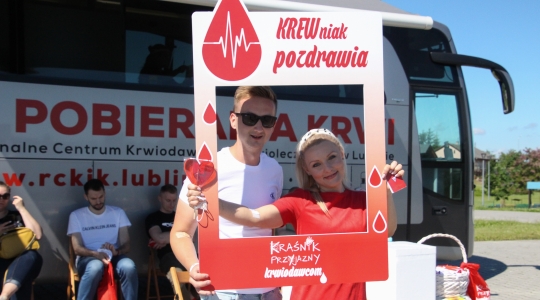 Zdjęcie 15 - "Wszystkie dzieci nasze są!" Terenowa akcja zbiorki krwi