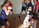 Zdjęcie 1 - Zawodniczki z klubu bokserskiego Za Bramą trenują z kadrą wojewódzką