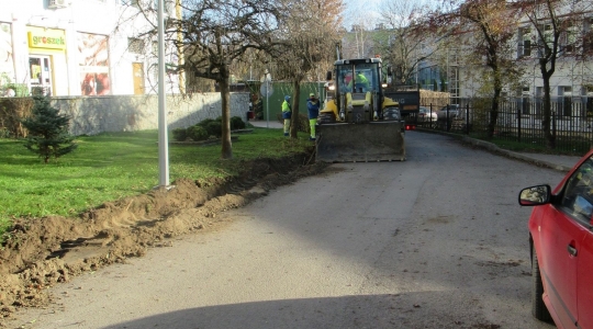 Zdjęcie 7 - Modernizacja nawierzchni drogi dojazdowej na Osiedlu Koszary