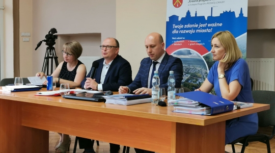 Zdjęcie 1 - Burmistrz i radni miejscy rozmawiali o Projekcie Rozwoju Lokalnego