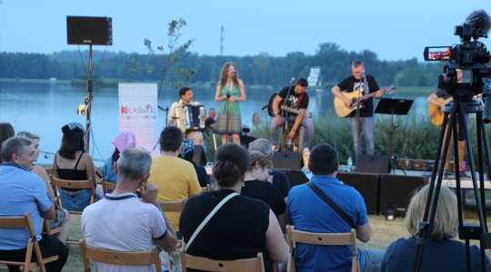 Zdjęcie 15 - Szanty nad zalewem