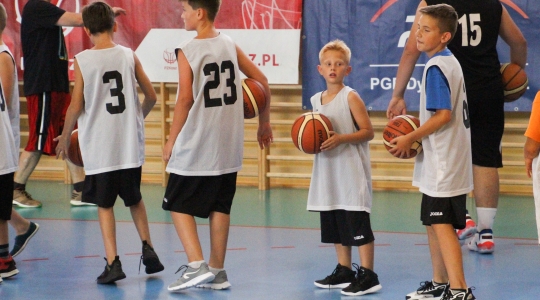 Zdjęcie 15 - Mecz Międzypokoleniowy