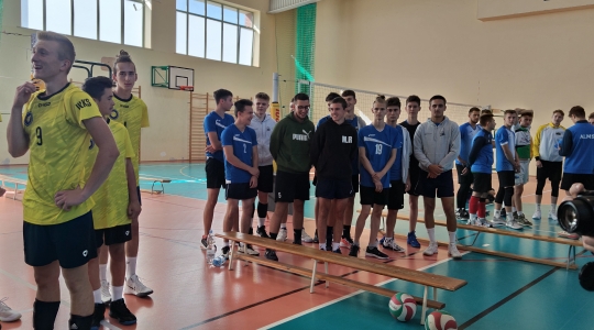 Zdjęcie 3 - XI Ogólnopolski Młodzieżowy Turniej piłki siatkowej w Kraśniku