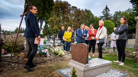 Zdjęcie 18 - Spacer po cmentarzu parafialnym