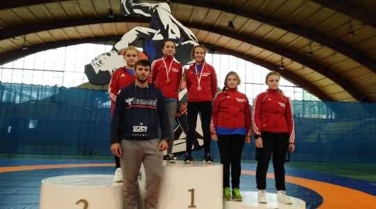 Zdjęcie 3 - Dobre występy zawodniczek L.U.K.S. SUPLES Kraśnik
