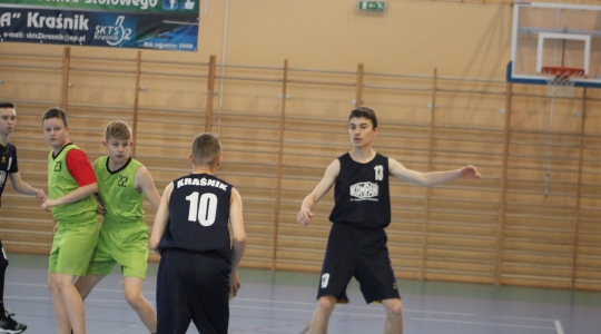 Zdjęcie 1 - U-15 UKS BIAŁO-CZARNI KRAŚNIK & UKS III LO 2 ZAMOŚĆ