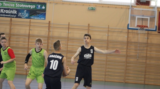 Zdjęcie 3 - U-15 UKS BIAŁO-CZARNI KRAŚNIK & UKS III LO 2 ZAMOŚĆ