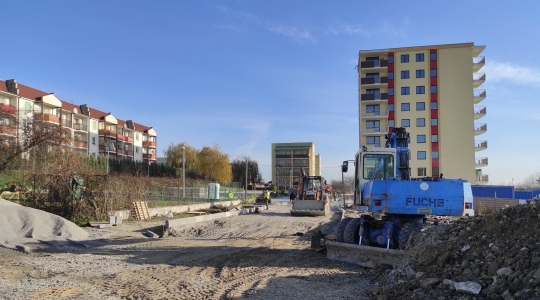 Zdjęcie 2 - Budowa nowych miejsc parkingowych, odcinka chodnika przy ul. Wyszyńskiego oraz drogi dojazdowej