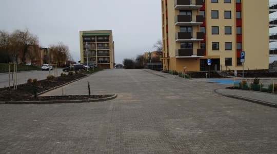 Zdjęcie 10 - Budowa nowych miejsc parkingowych, odcinka chodnika przy ul. Wyszyńskiego oraz drogi dojazdowej
