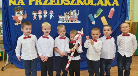 Zdjęcie 10 - Pasowanie na Przedszkolaka
