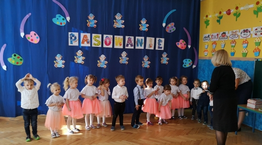 Zdjęcie 33 - Pasowanie na Przedszkolaka