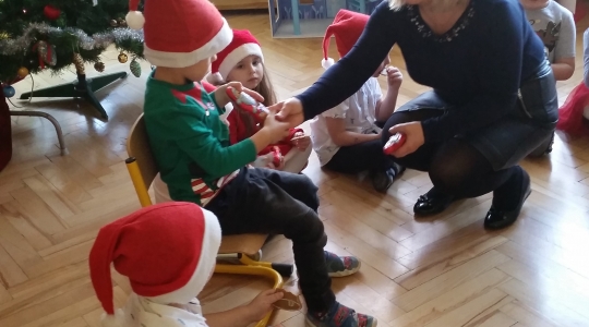 Zdjęcie 14 - Mikołajki w Przedszkolach Miejskich