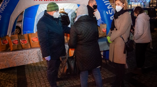 Zdjęcie 4 - Miejska Wigilia tym razem z daniami na wynos