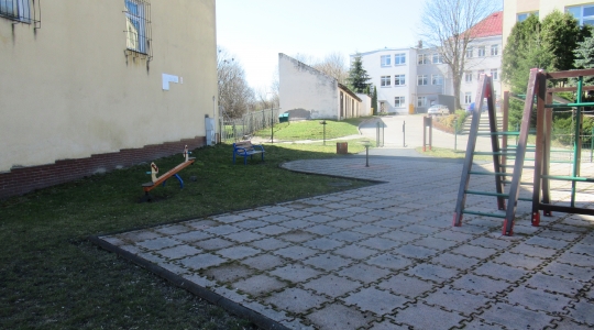 Zdjęcie 2 - Otwarta Strefa Aktywności – rewitalizacja placu zabaw przy Zespole Placówek Oświatowych nr 1 w Kraśniku