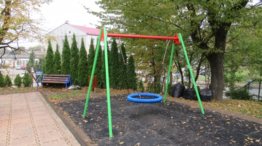 Zdjęcie 9 - Otwarta Strefa Aktywności – rewitalizacja placu zabaw przy Zespole Placówek Oświatowych nr 1 w Kraśniku