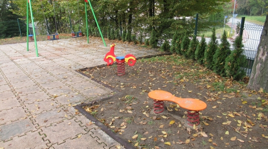 Zdjęcie 10 - Otwarta Strefa Aktywności – rewitalizacja placu zabaw przy Zespole Placówek Oświatowych nr 1 w Kraśniku