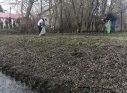 Zdjęcie 1 - Sprzątanie rzeki Wyżnicy na terenie Miasta Kraśnik - Operacja Czysta Rzeka