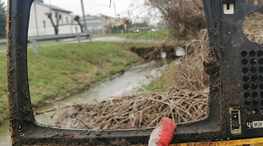 Zdjęcie 5 - Sprzątanie rzeki Wyżnicy na terenie Miasta Kraśnik - Operacja Czysta Rzeka