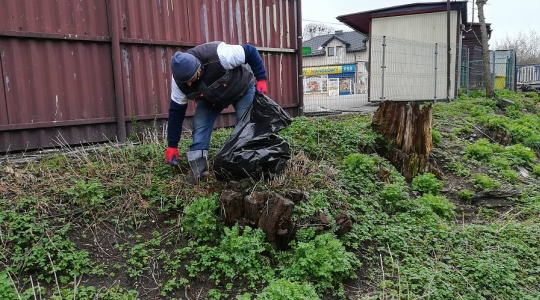Zdjęcie 10 - Sprzątanie rzeki Wyżnicy na terenie Miasta Kraśnik - Operacja Czysta Rzeka