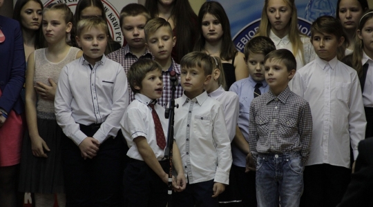 Zdjęcie 2 - PCK wręczył odznaczenia honorowym dawcom krwi