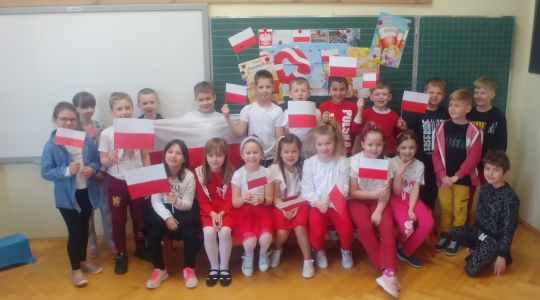 Zdjęcie 1 - Biało-czerwona Majówka w SP6
