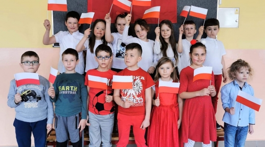 Zdjęcie 2 - Biało-czerwona Majówka w SP6