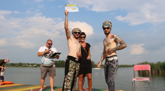 Zdjęcie 68 - "Pływanie na byle czym"