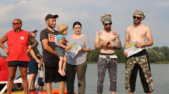 Zdjęcie 75 - "Pływanie na byle czym"