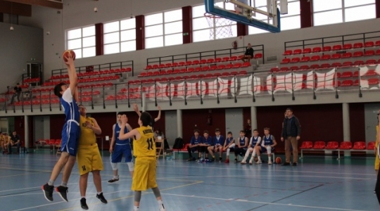 Zdjęcie 5 - Wygrywany mecz z CSM KUŹNIA Koszykówki Stalowa Wola
