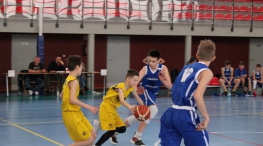 Zdjęcie 3 - Wygrywany mecz z CSM KUŹNIA Koszykówki Stalowa Wola