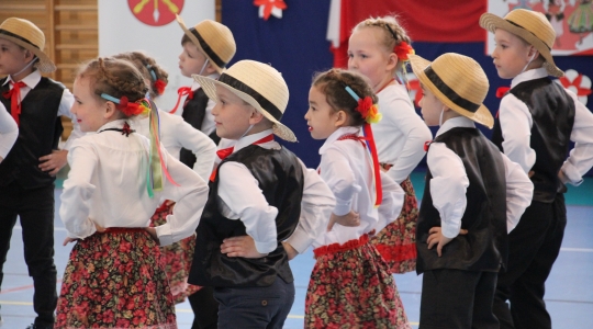 Zdjęcie 8 - I Przedszkolny Festiwal Tańca Ludowego