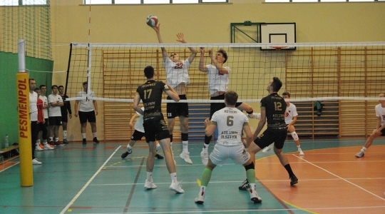 Zdjęcie 10 - XII Ogólnopolski Turniej Siatkarski im. Arkadiusza Gołasia