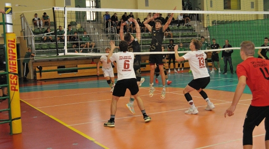 Zdjęcie 11 - XII Ogólnopolski Turniej Siatkarski im. Arkadiusza Gołasia