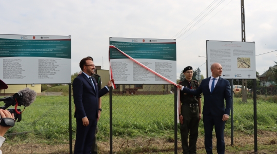 Zdjęcie 13 - Odsłonięcie tablic na cmentarzu przy ul. Lipowej
