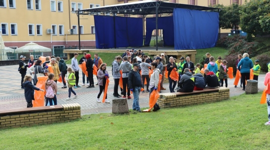 Zdjęcie 12 - Akcja sprzątania lasu