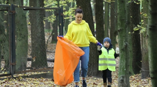 Zdjęcie 19 - Akcja sprzątania lasu