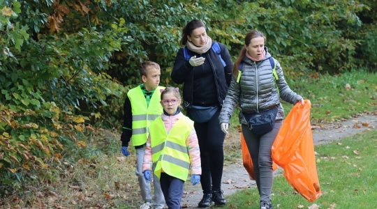 Zdjęcie 25 - Akcja sprzątania lasu