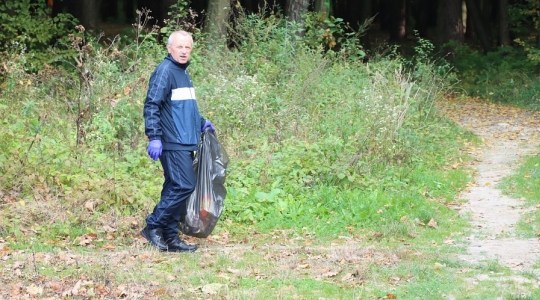 Zdjęcie 26 - Akcja sprzątania lasu