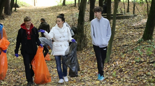 Zdjęcie 29 - Akcja sprzątania lasu