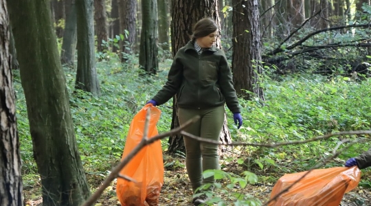 Zdjęcie 36 - Akcja sprzątania lasu