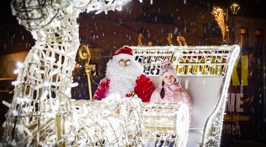 Zdjęcie 5 - Spotkanie z Mikołajem podczas Kraśnickiej Wigilii