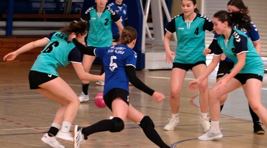 Zdjęcie 2 - ​Złoty medal w Finale Wojewódzkim w piłce ręcznej dziewcząt