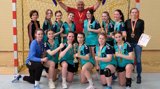 Zdjęcie 11 - ​Złoty medal w Finale Wojewódzkim w piłce ręcznej dziewcząt