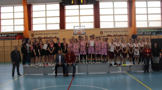 Zdjęcie 2 - Finałowe srebro koszykarek w Igrzyskach Dzieci