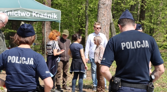 Zdjęcie 18 - Łączą Nas Drzewa - akcja nasadzeń w kraśnickim lesie