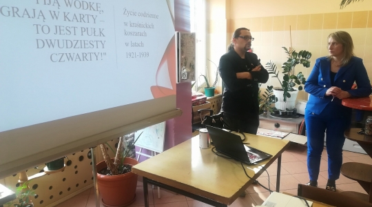 Zdjęcie 6 - Prelekcja o życiu codziennym w kraśnickich koszarach w okresie międzywojennym